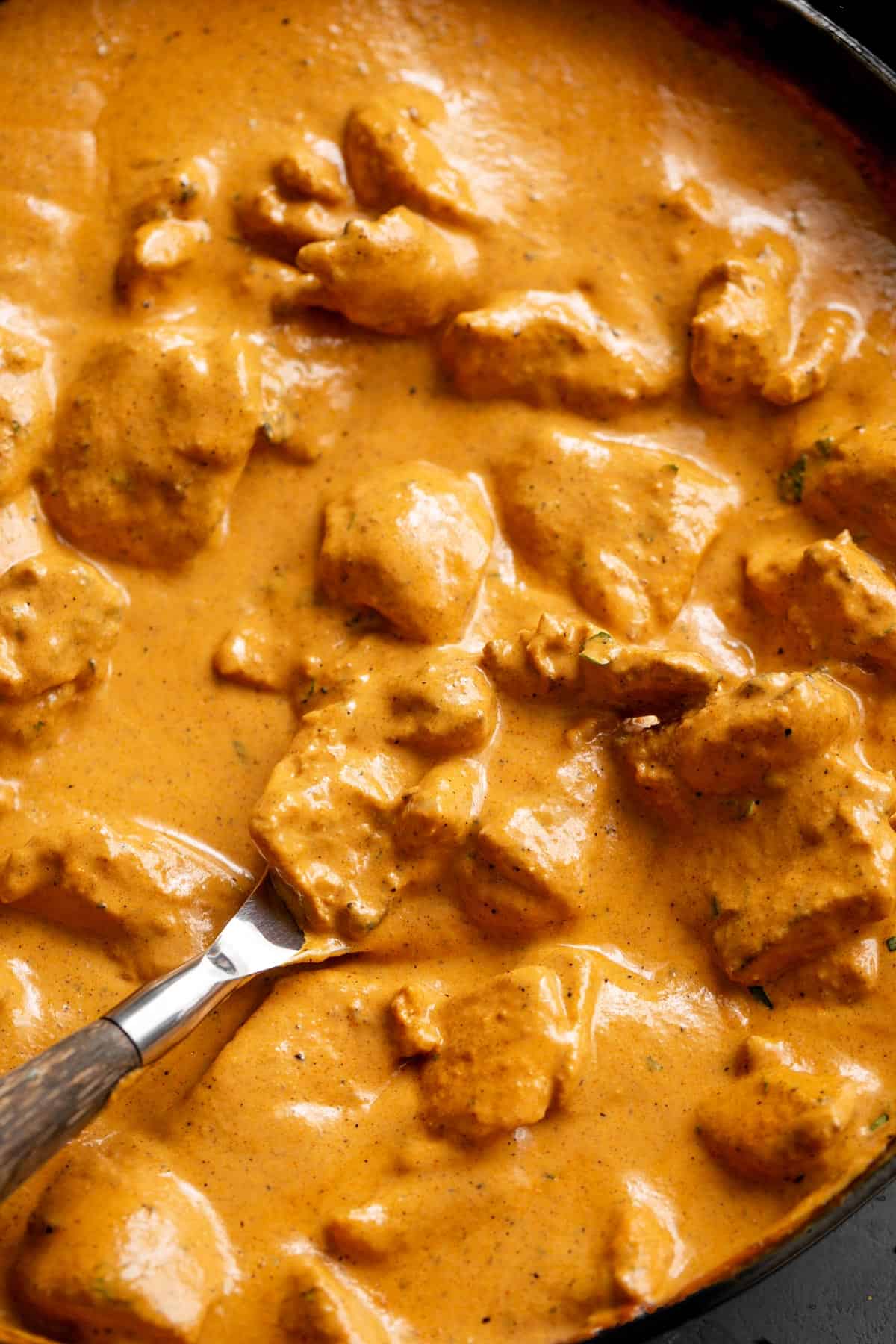 Easy Chicken Curry in a black skillet | craveitall.com